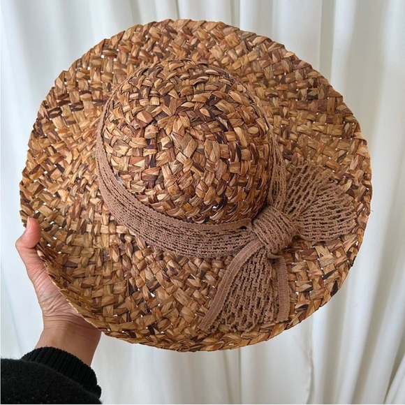 Liz Claiborne Tan and brown straw hat with a boho touch - Picture 1 of 8